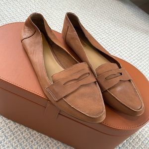 Crown Vintage light brown slides/ loafers..